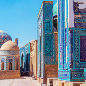 City tour of Samarkand — visit ancient squares, mausoleums and historic landmarks of Uzbekistan’s Silk Road gem Экскурсия по Самарканду — посещение древних площадей, мавзолеев и исторических памятников жемчужины Шёлкового пути Узбекистана