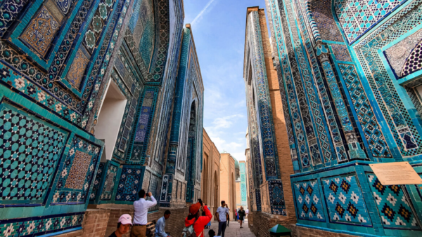 Samarkand tour — ancient tombs, Registan Square and great monuments of the Silk Road capital Тур по Самарканду — древние гробницы, площадь Регистан и великие памятники столицы Шёлкового пути
