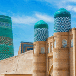 Explore Khiva — photography and cultural tour across ancient streets, Islamic monuments and traditional Uzbek crafts Откройте Хиву — фототур и культурная экскурсия по древним улочкам, исламским памятникам и традиционным ремёслам Узбекистана