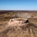Aral Sea expedition — jeep tour to Muynak ship cemetery, Ustyurt plateau and nomadic yurt camp experience Экспедиция на Аральское море — джип-тур в Муйнак к кладбищу кораблей, поездка по плато Устюрт и отдых в кочевом юртовом лагере