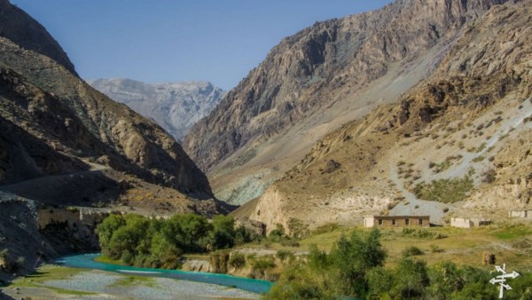 One-day Tajikistan tour — explore ancient cities, oriental markets and heritage crafts in Khujand and Istaravshan Однодневный тур в Таджикистан — исследование древних городов, восточных рынков и традиционных ремёсел в Худжанде и Истаравшане