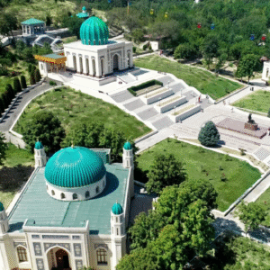 Ferghana Valley tour — visit silk factories, pottery masters in Rishtan and oriental bazaars with authentic Uzbek traditions Тур в Ферганскую долину — посещение шелковых фабрик, гончаров Риштана и восточных базаров с подлинными узбекскими традициями