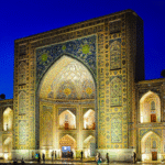 Samarkand city tour — explore the Registan Square, Gur-Emir Mausoleum and Silk Road monuments of Uzbekistan Экскурсия по Самарканду — знакомство с площадью Регистан, мавзолеем Гур-Эмир и памятниками Шёлкового пути Узбекистана