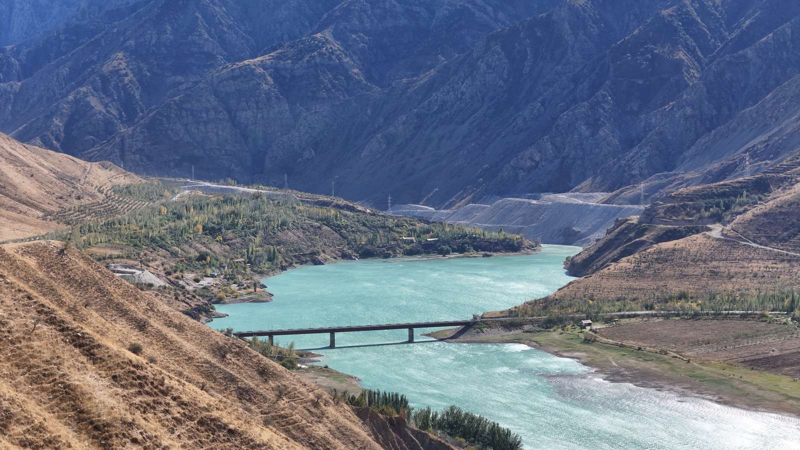One-day mountain hike with a guide and a picnic