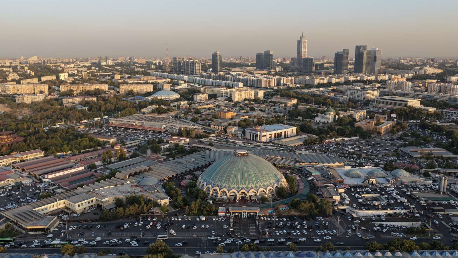 Chorsu market in Tashkent from above