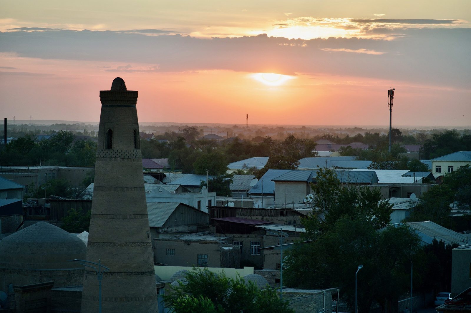 Luna de miel en Uzbekistán: atardeceres en Jiva, una noche en una yurta y una cena frente al Registán