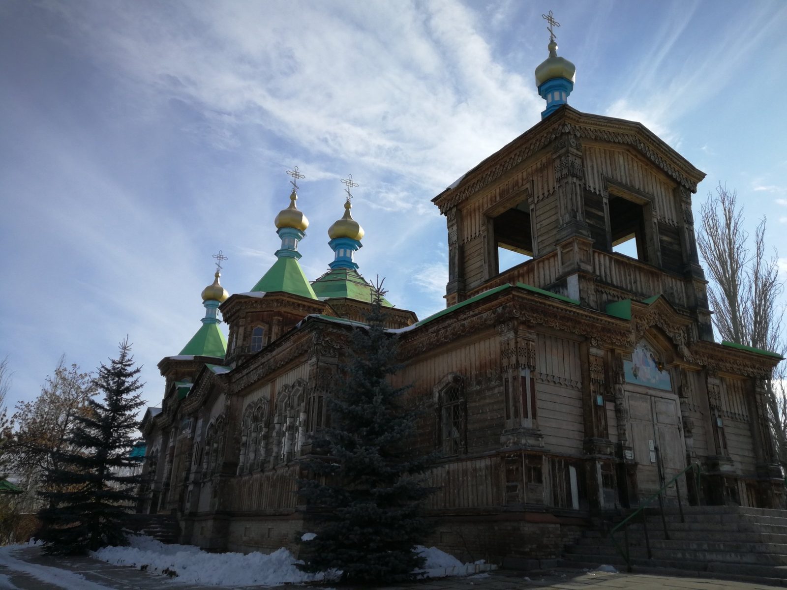La cattedrale in legno della Santissima Trinità a Karakol