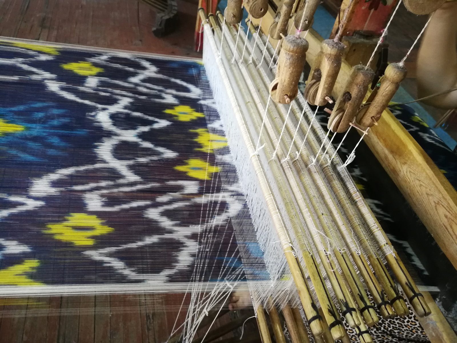 Margilan silk: Yodgorlik factory, from cocoon to ikat