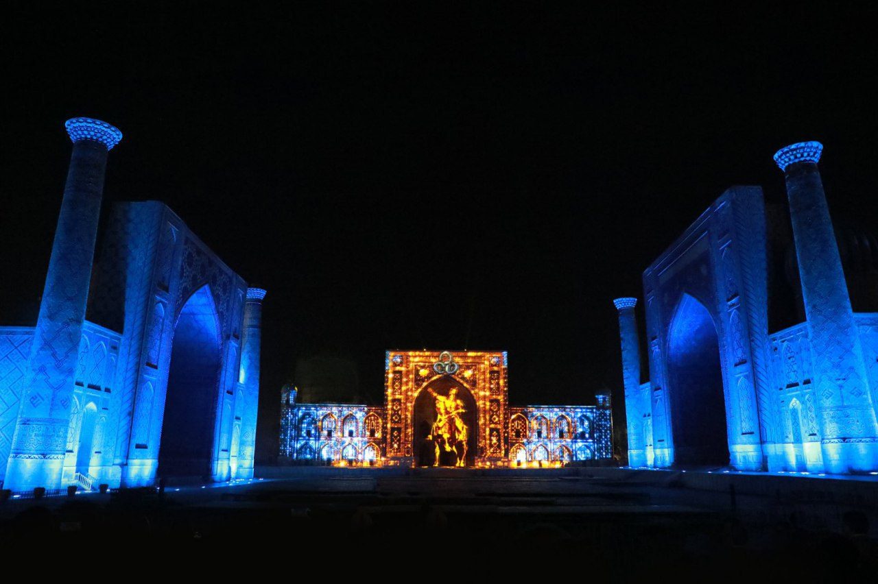 The Registan with its evening lights