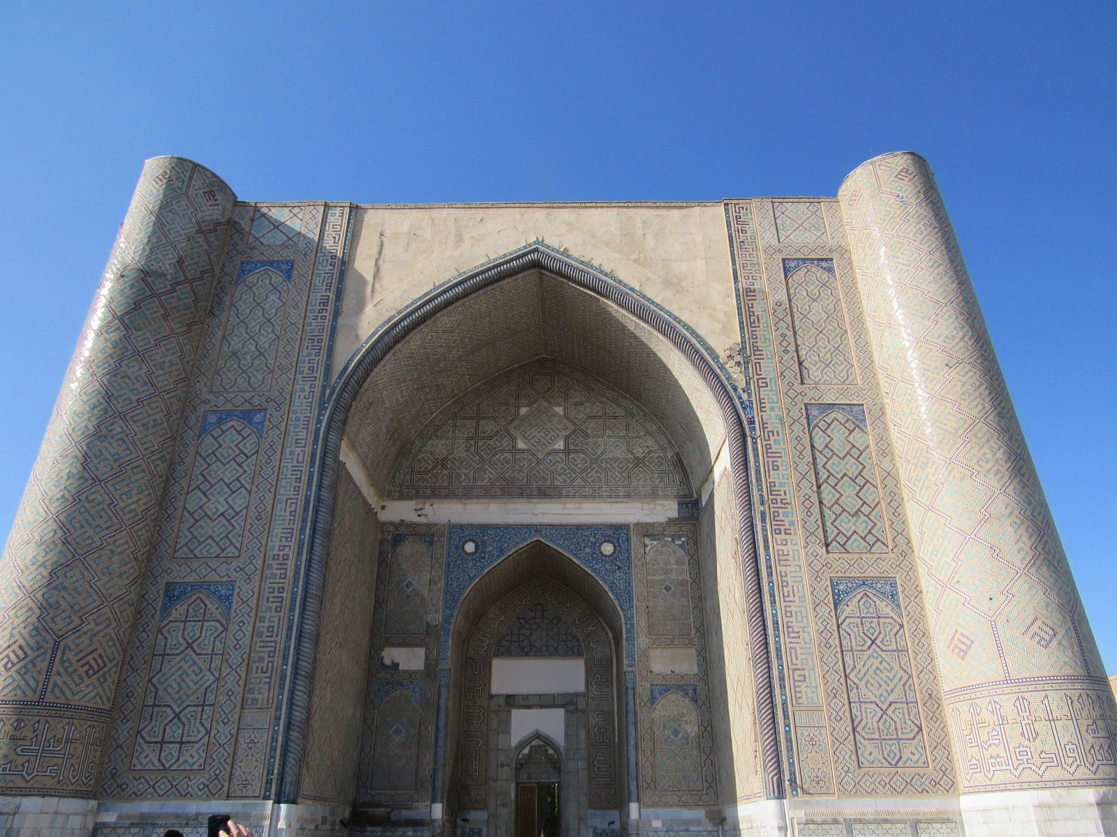 Bibi-Khanym Mosque in Samarkand: history, legends and how to visit
