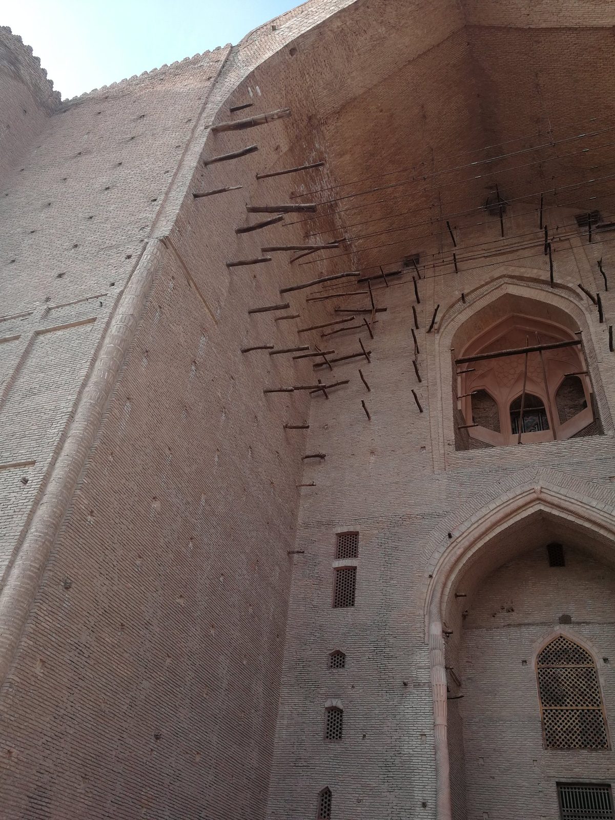 Das unvollendete Hauptportal des Mausoleums des Khoja Ahmed Yasawi