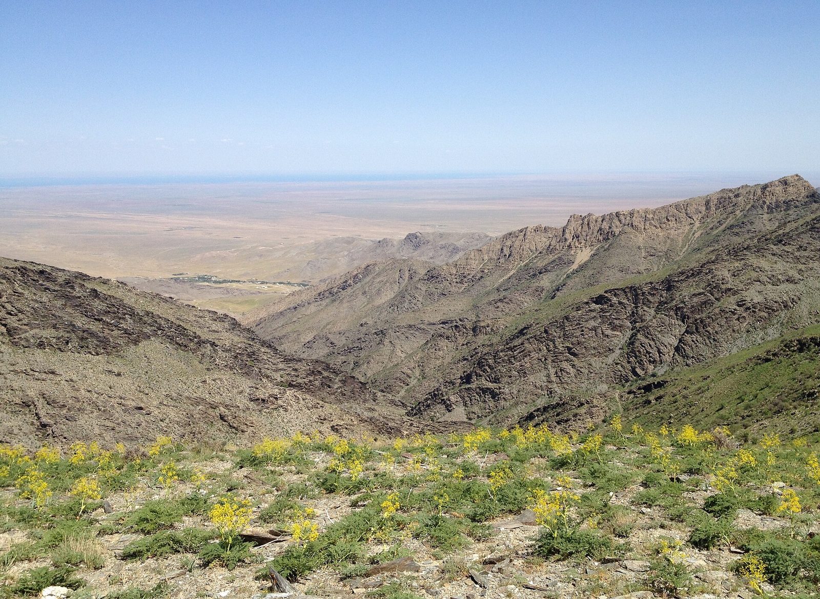 Aydarkul lake seen from the Nuratau ridge