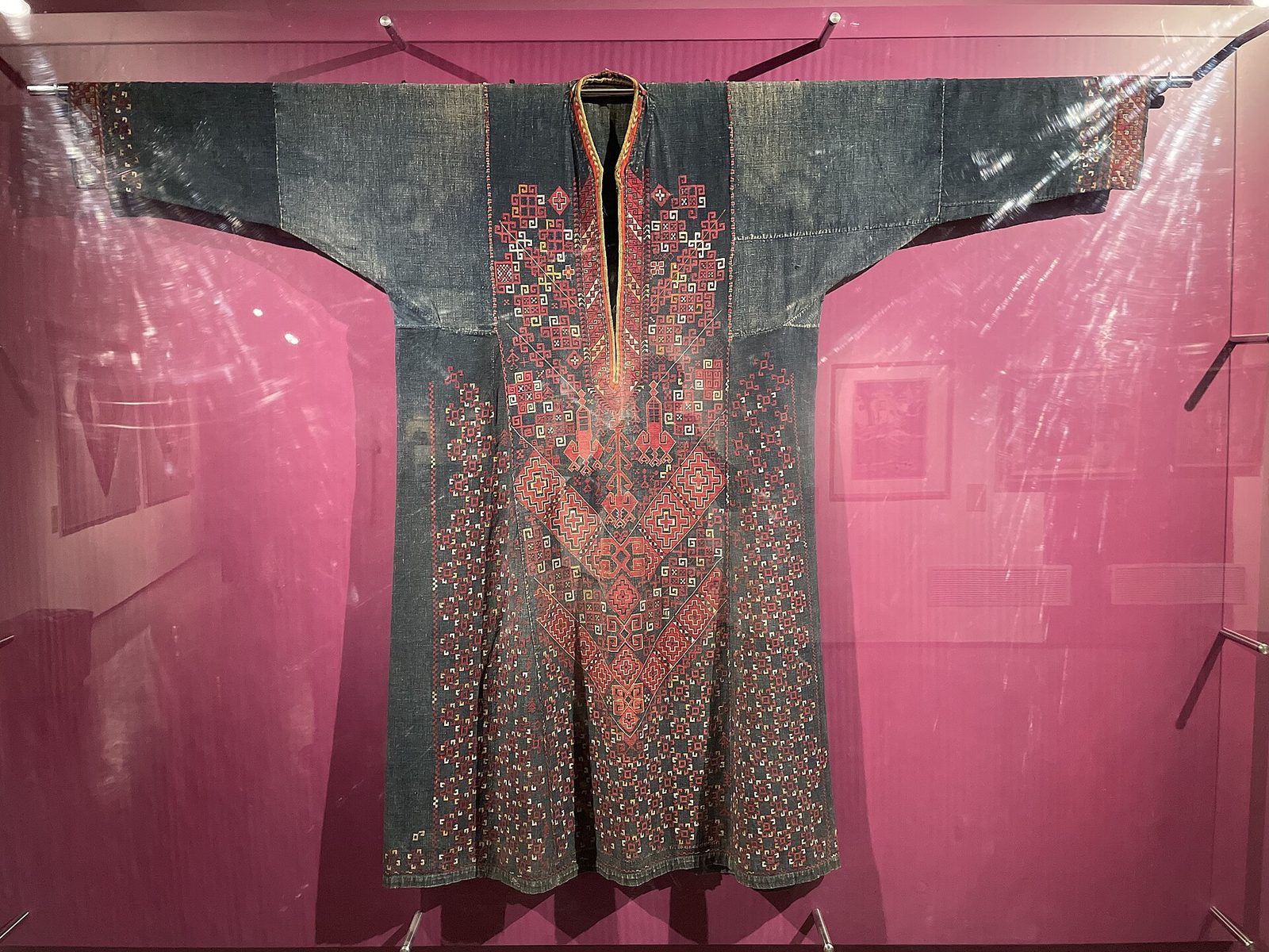 Karakalpak wedding dress (kók kóylek) in the Savitsky Museum