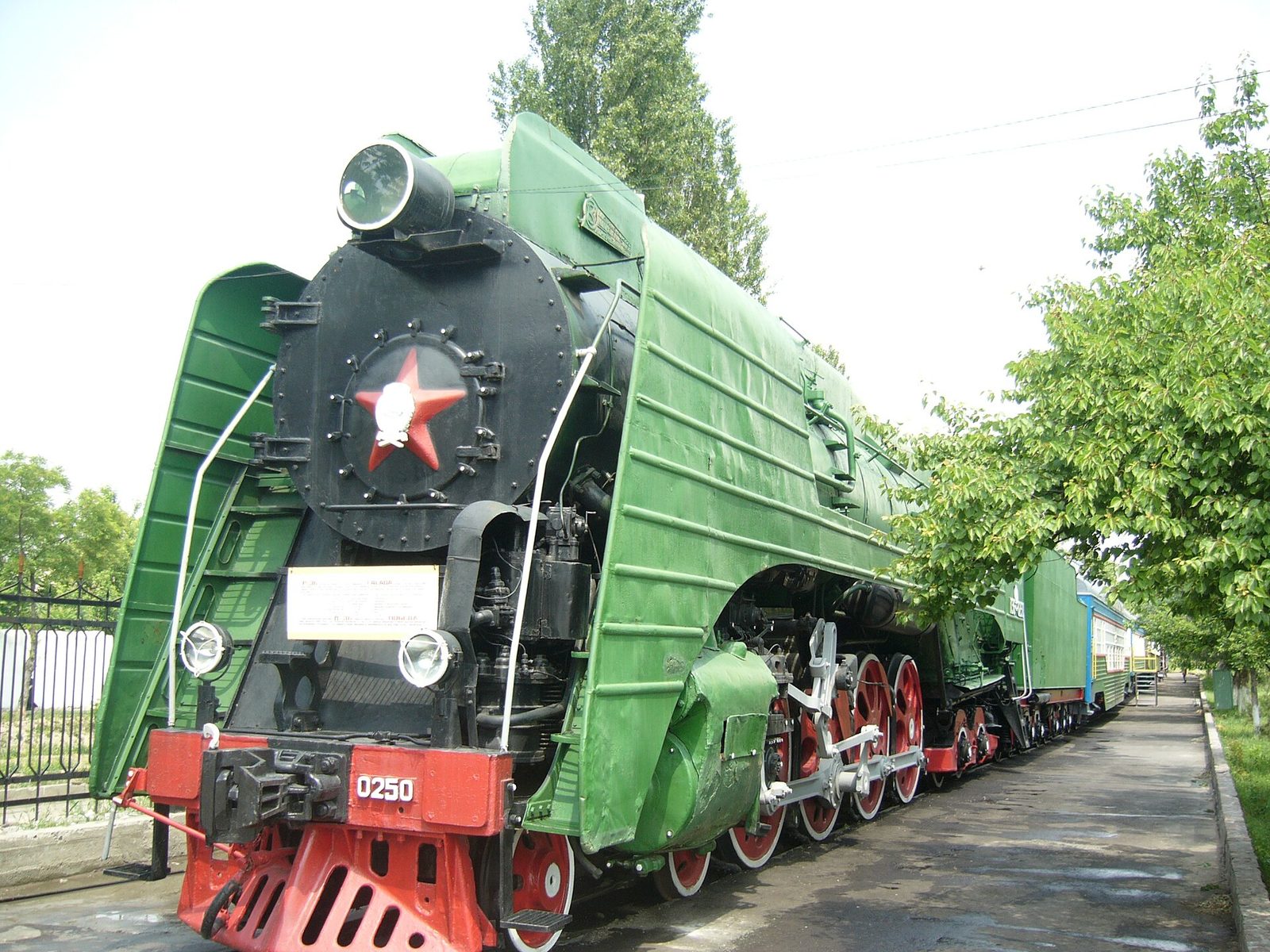 Die Dampflokomotive P36 im Museum für Eisenbahntechnik, Taschkent